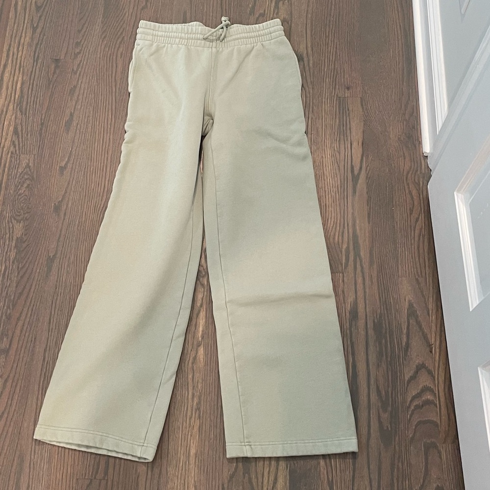 Aritzia Sweatpants